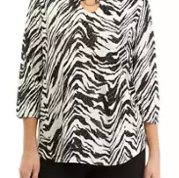 Ruby Rd. Tops - NWT Ruby Red Petite Keyhole Neck Zebra Print Knit Top 2XL